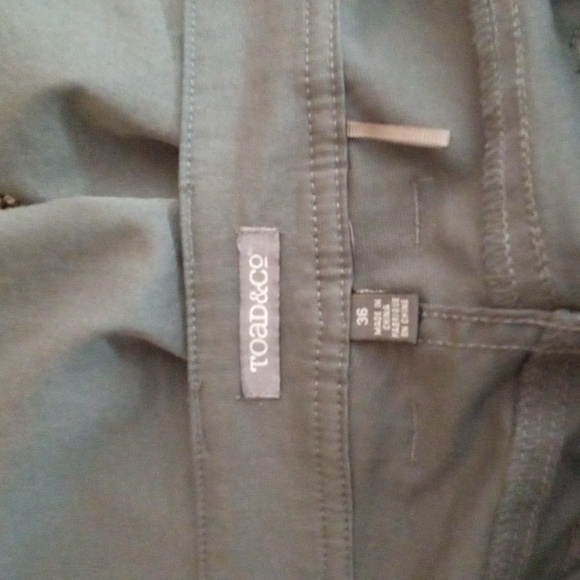 Toad&Co Green Flat Front Shorts Casual Style Rover Outdoors Mens 36 - Picture 4 of 9